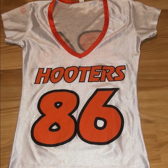 Hooters Top - Picture 1 of 2